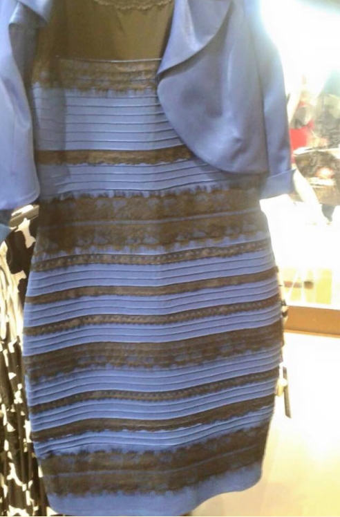 Alors elle est de quelles couleurs cette putain de robe !!!
