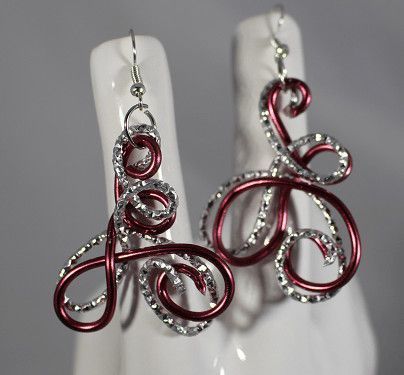 Boucles d'oreilles en fil d'aluminium, rouge & argent